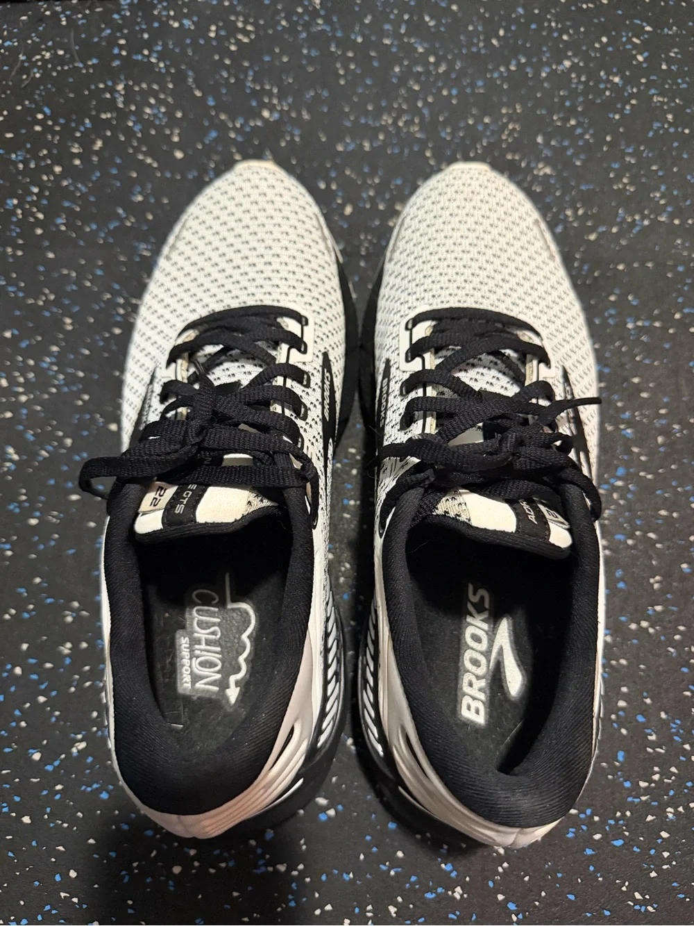 Brooks Adrenaline GTS 22